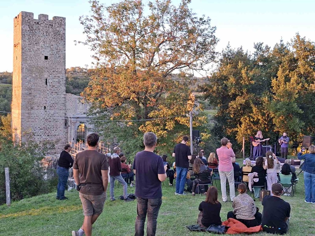 5. izdanje glazbenog ciklusa Kantautori u kaštelima